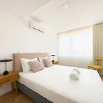 Vibrant Host-campo 24 Agosto Πόρτο