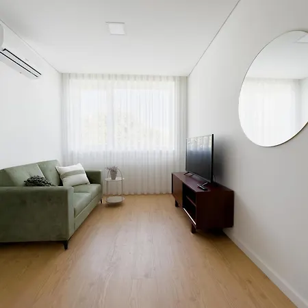 Vibrant Host-campo 24 Agosto Porto