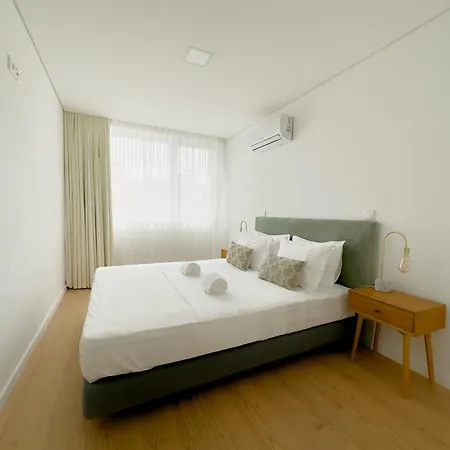 Vibrant Host-campo 24 Agosto * Porto