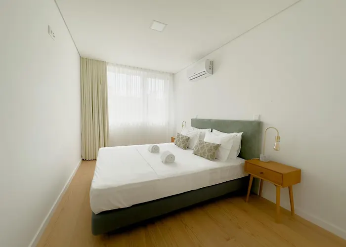 Vibrant Host-campo 24 Agosto * Oporto